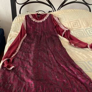 Long stunning robe. Gorgeous design in rich purple with black swirls.